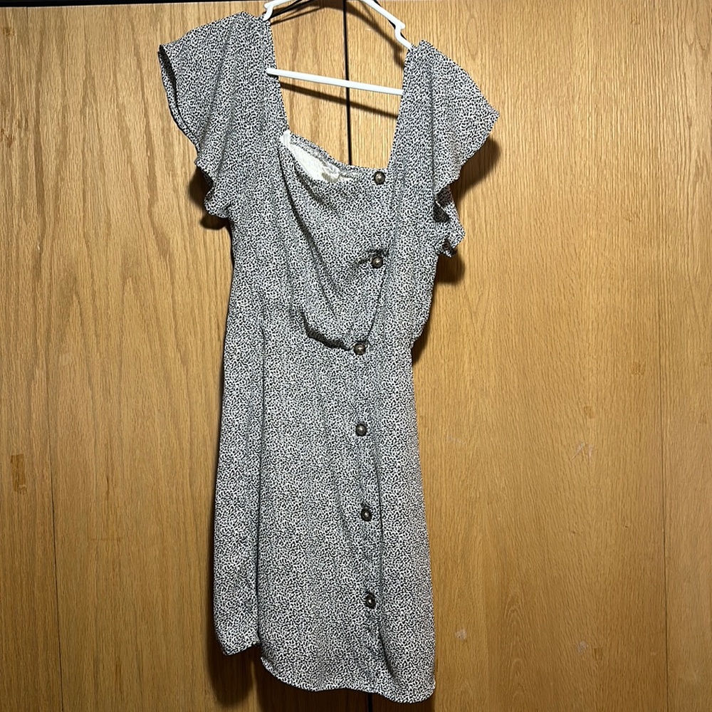 Womans short sleeve dress